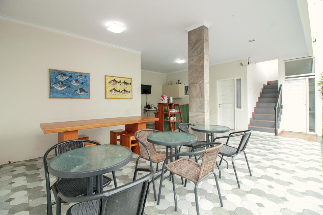 Oyo 396 Tibrae Residence Syariah Лембанг Экстерьер фото