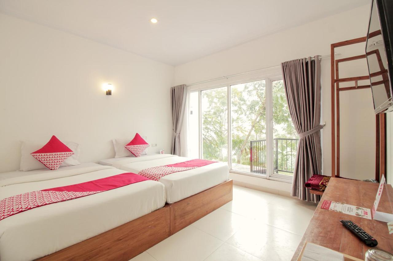 Oyo 396 Tibrae Residence Syariah Лембанг Экстерьер фото